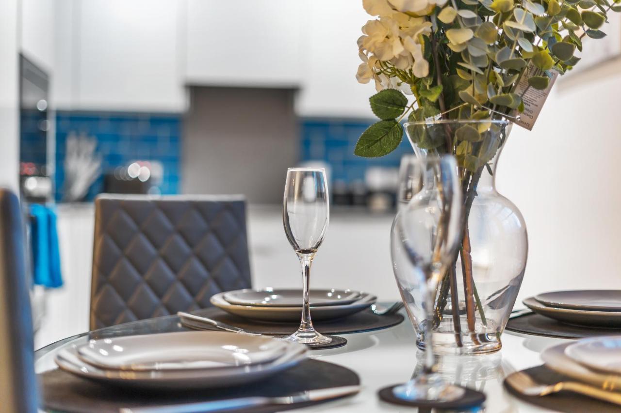 רדינג Modern, City Centre -2 Bedroom Apartments מראה חיצוני תמונה